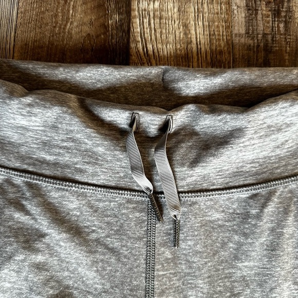 Lululemon Relaxed Fit Pant Heathered Slate Size 12 - Picture 5 of 8